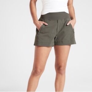 Athleta Women’s Trekkie shorts!